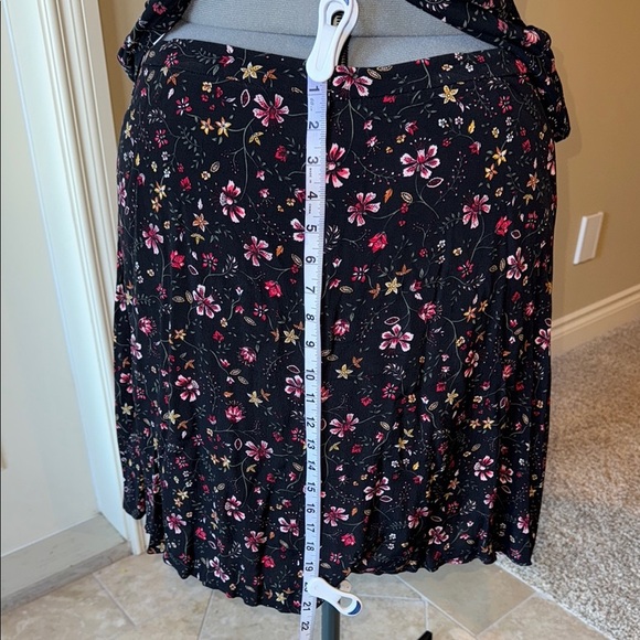 Reitmans Skirt and Top Set Black Pink Yellow Floral Skater Skirt Sleeveless Top - Picture 7 of 14